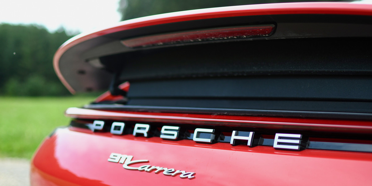 Porsche 911 Carrera produkowane jest od ponad pół wieku. Każda kolejna generacja wprowadza ulepszenia, ale nie zmienia istoty tego modelu