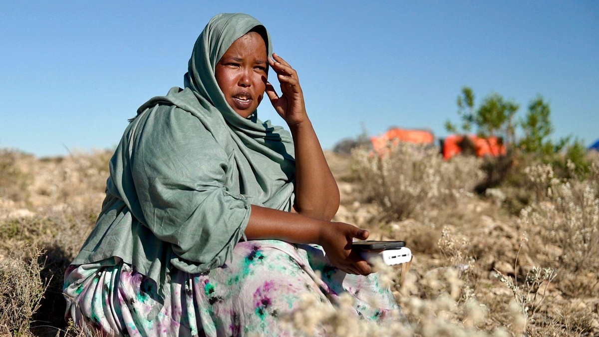 Muna Ali Dahir je jedna od retkih žena koje se bore u sklopu Puntlandskih odbrambenih snaga | Foto: BBC/Amensisa Ifa