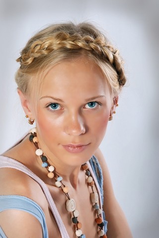 Warto być blondynką. Za 30-centymetrowy warkocz można dostać 500 dol.