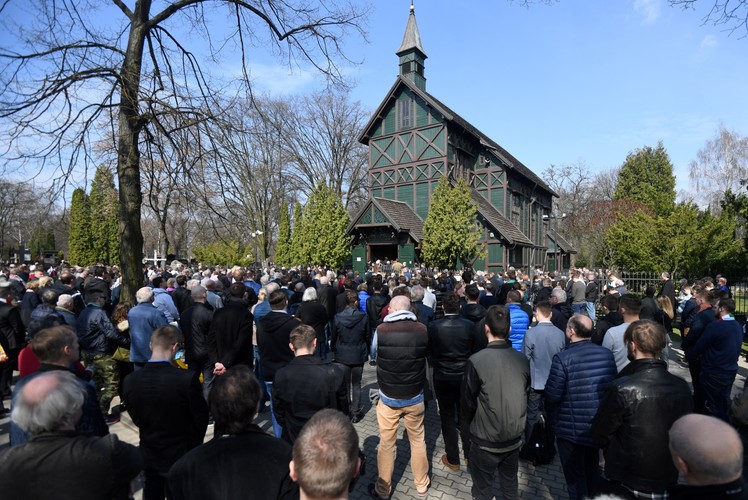 Uroczystości pogrzebowe dziennikarza sportowego Pawła Zarzecznego