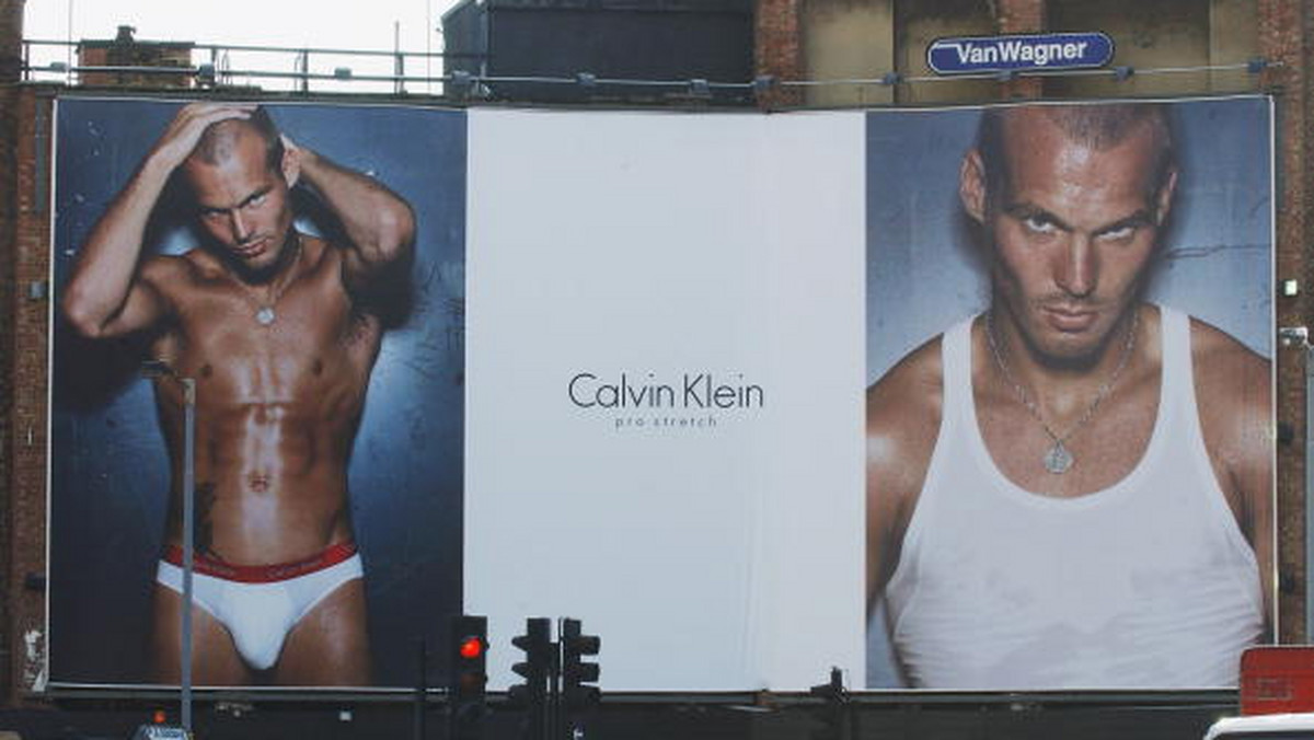 Fredrik Lujungberg bardzo źle wspomina swój udział w reklamie bielizny Calvina Kleina. Była gwiazda Arsenalu Londyn nie mogła opędzić się od kobiet.