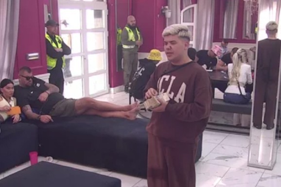 UROŠ SE SUOČIO SA STANIJOM NAKON ŠTO JE NASRNULA NA NJEGA Posle velike drame u Eliti, poručio joj: "Slabić si, sad ti je UKALJAN OBRAZ" (VIDEO)