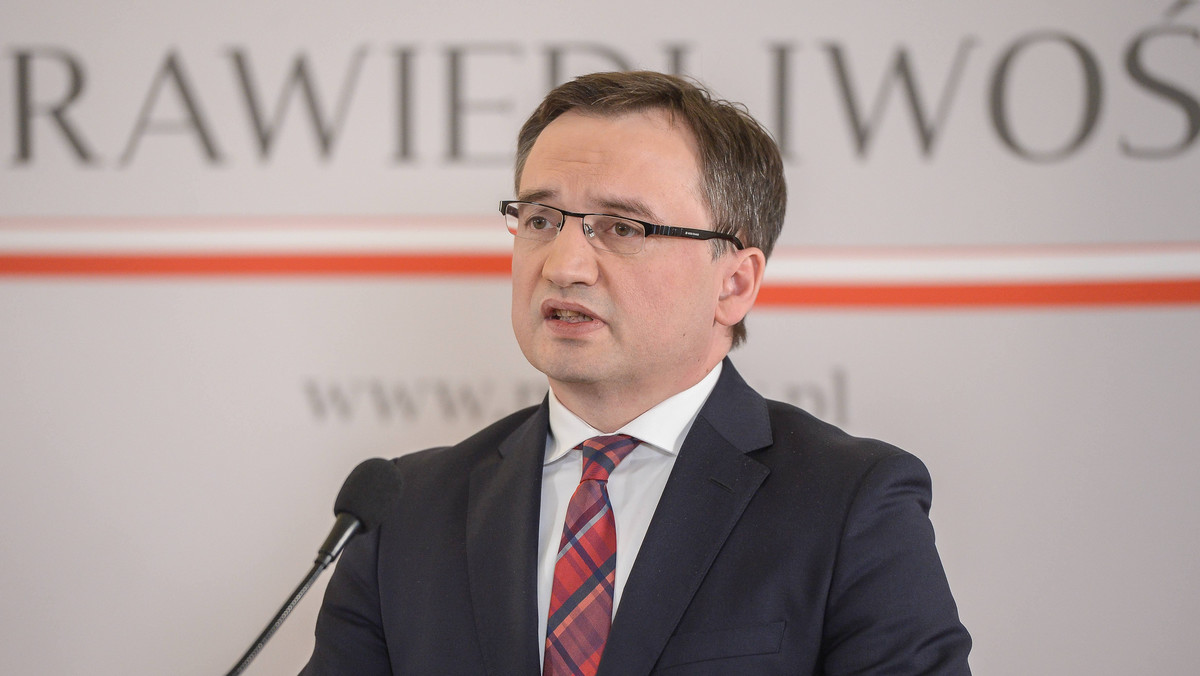 Poleciłem wszcząć śledztwo w sprawie skazania Tomasza K., któremu w 2004 r. wymierzono prawomocny wyrok 25 lat więzienia za zabójstwo i zgwałcenie 15-latki - poinformował minister sprawiedliwości-prokurator generalny Zbigniew Ziobro.