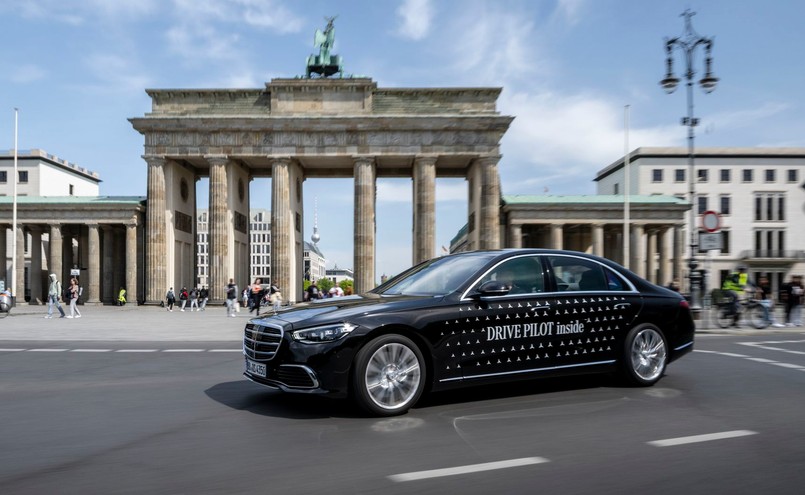 Mercedes klasy S z systemem DRIVE PILOT
