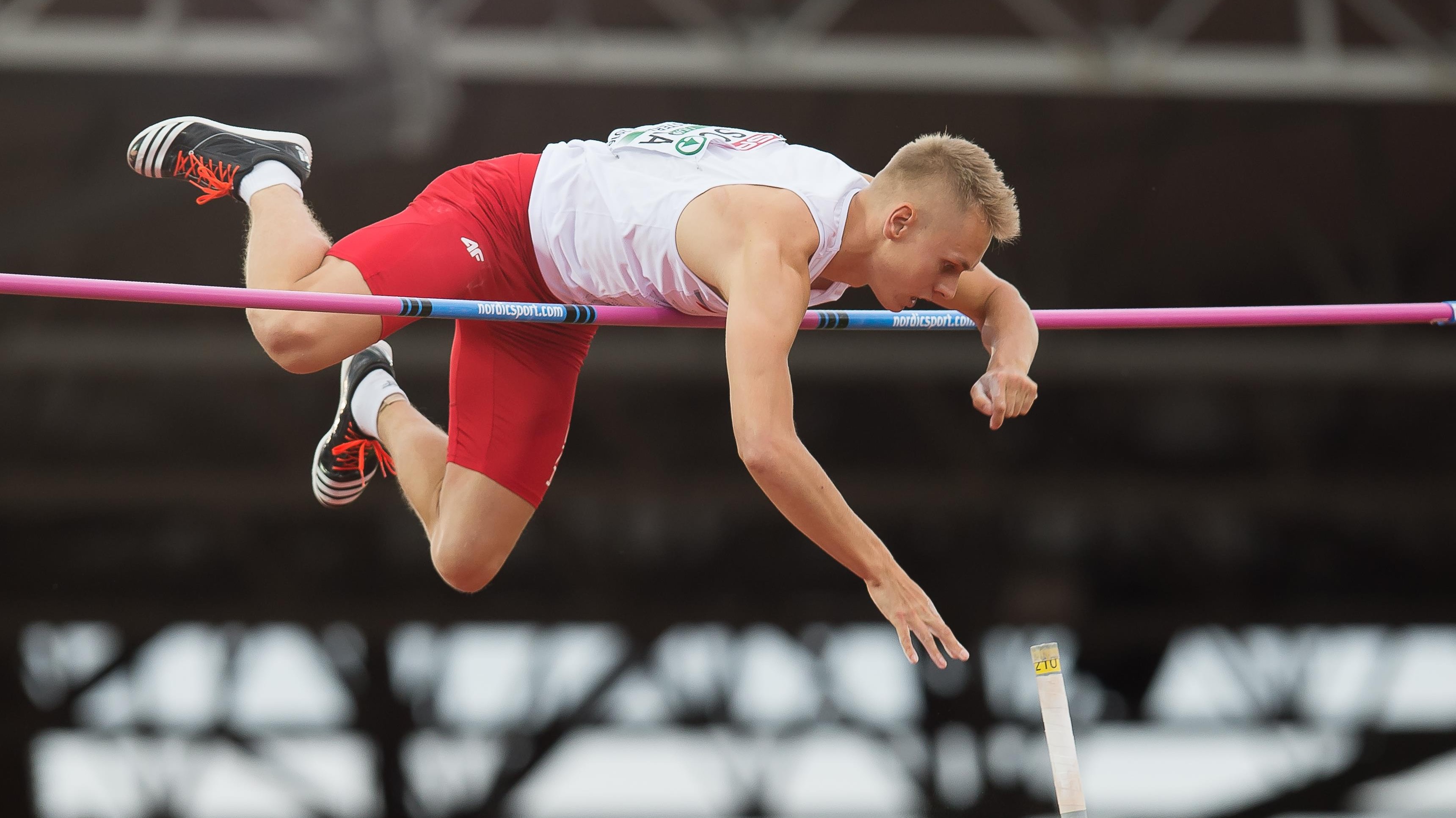 Robert Sobera I Piotr Lisek Zmienia Tyczki Po Wypadkach Lekkoatletyka