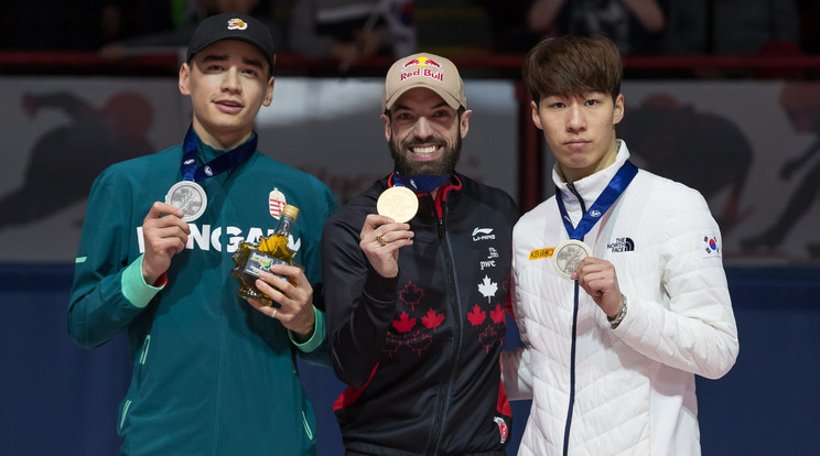 Liu Shaolin Sándor (balra) második lett a montreali
világbajnokság összetett számában /Fotó: Profmedia-Red Dot