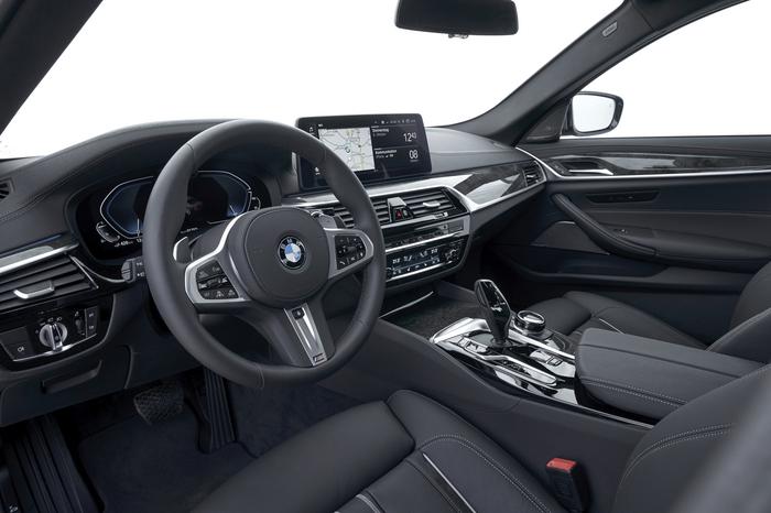 BMW Serii 5 7 generacja 2020 rok limuzyna