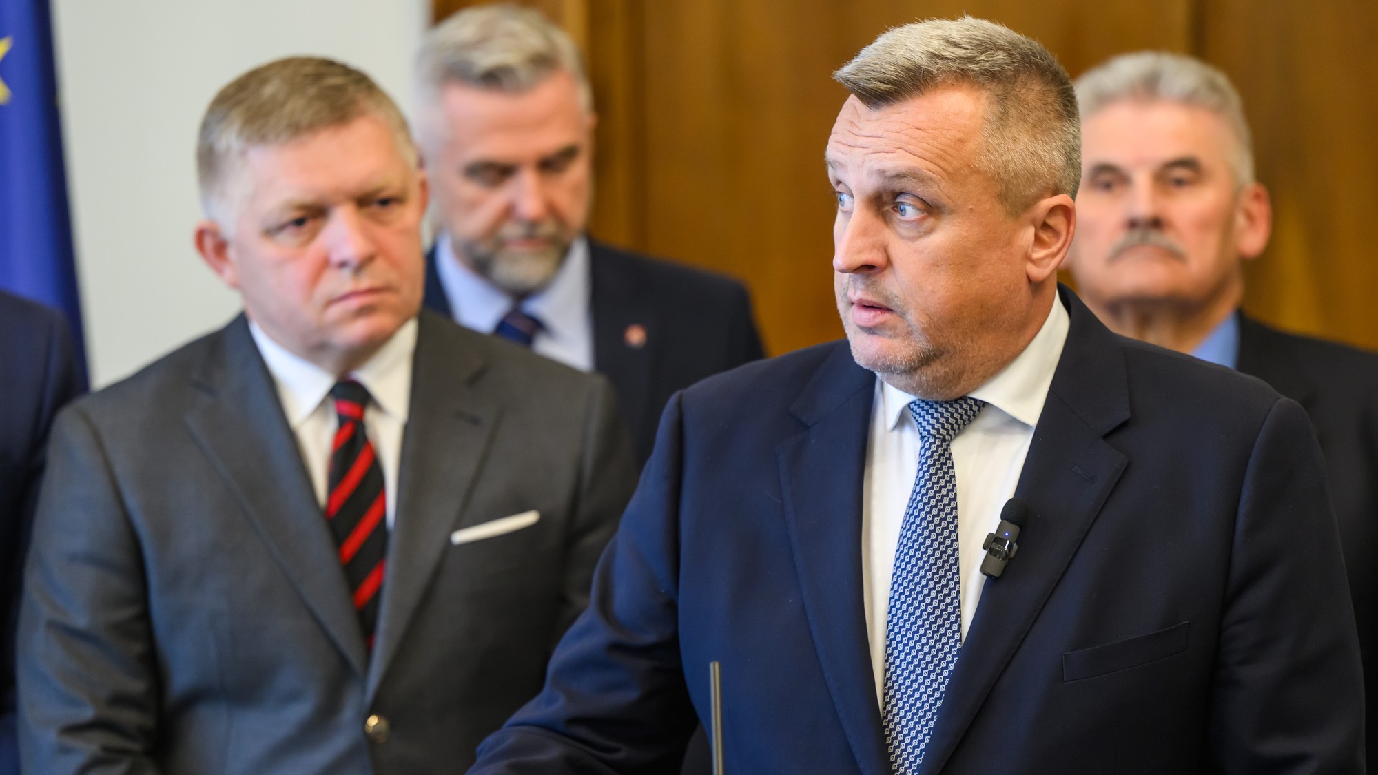 Na snímke zľava Robert Fico a Andrej Danko.