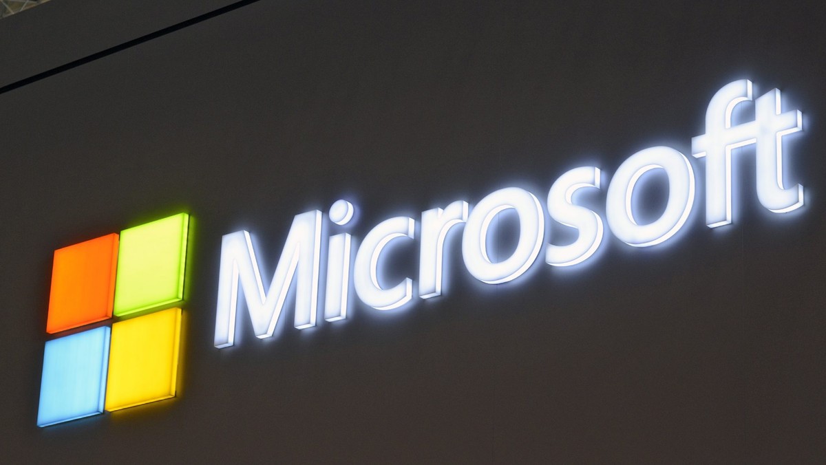 Firma Microsoft, amerykański gigant informatyczny przejął zakłady Nokii, fińskiej firmy produkującej telefony komórkowe. Za 5,44 mld euro, oprócz fabryk, Microsoft nabędzie też prawa patentowe.