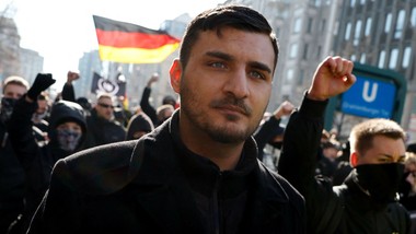 niemcy brunatnieją. "widać, kto z kim idzie na piwo, tego nie da się już lekceważyć"