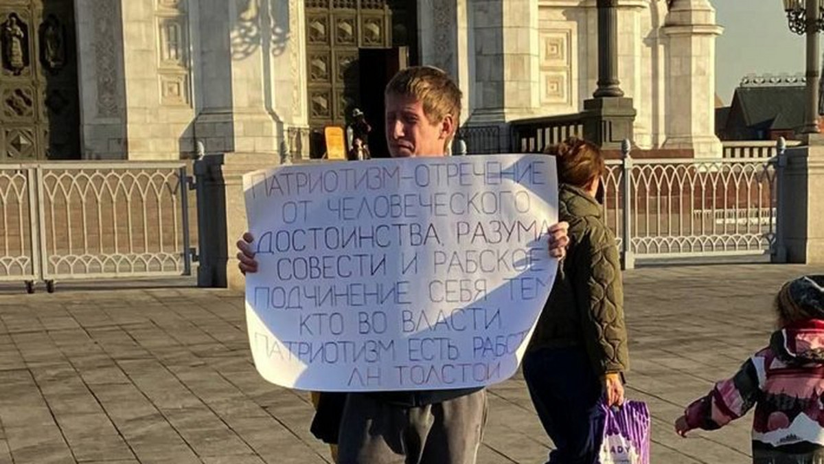 Inwazja Rosji na Ukrainę. Zacytował Lwa Tołstoja. Trafił do aresztu za "namawianie do puczu"