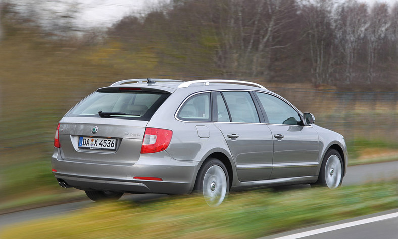 Czy nowy Passat kombi znowu okazał się lepszy od Insigni, Mondeo i Superba?