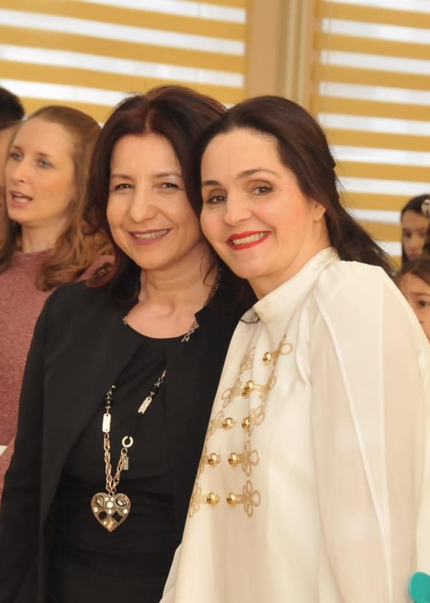 Marija Vujić sa direktorkom Požarevačke gimnazije Danijelom Žukovski