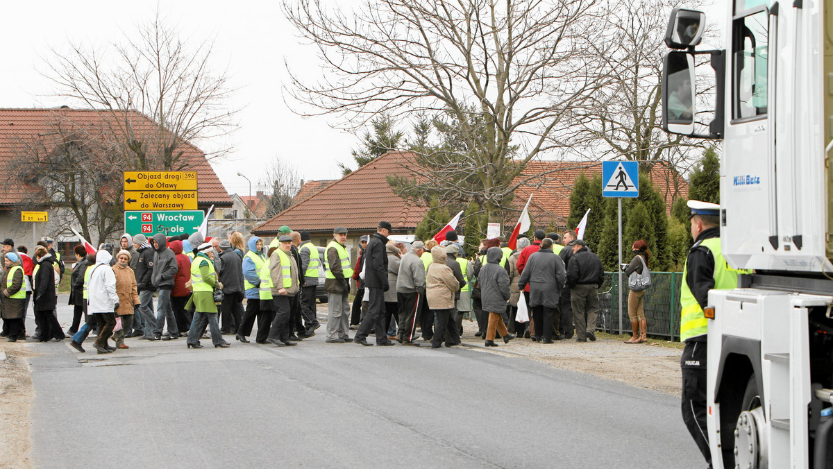 Dziś mieszkańcy miejscowości Nagawczyna na Podkarpaciu od godz. 9 do 12 będą blokować drogę krajową nr 4. Domagają się budowy podziemnego przejścia dla pieszych oraz ronda. Policja przygotowała objazdy dla kierowców.