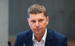 Piontkowski tłumaczy się z wypowiedzi o zarobkach nauczycieli. 'Omyłkowo powiedziałem netto...'