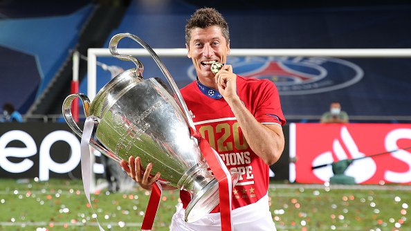 Robert Lewandowski z pucharem Ligi Mistrzów