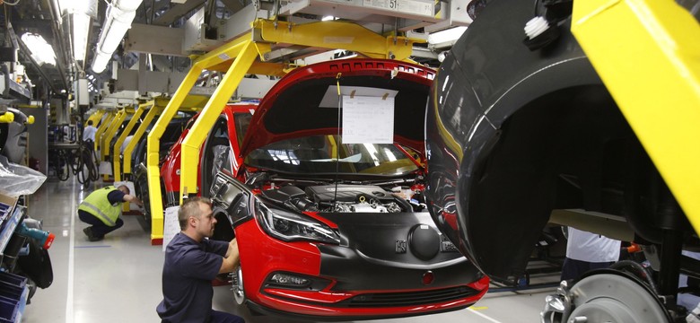 Opel ujawnił nowy plan i nastawia się na auta elektryczne. Co Francuzi zrobią z fabrykami w Polsce?
