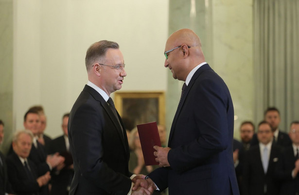 Powołany na stanowisko ministra infrastruktury Alvin Piotr Gajadhur i prezydent RP Andrzej Duda