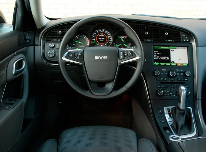 Oto najnowszy Saab 9-5 chwycił kierowców za serce. Tak, tak Polacy zamiast niemieckich gablot wybierają najnowszą limuzynę szwedzkiej marki. Wirus turbo z dnia na dzień atakuje nowe organizmy!