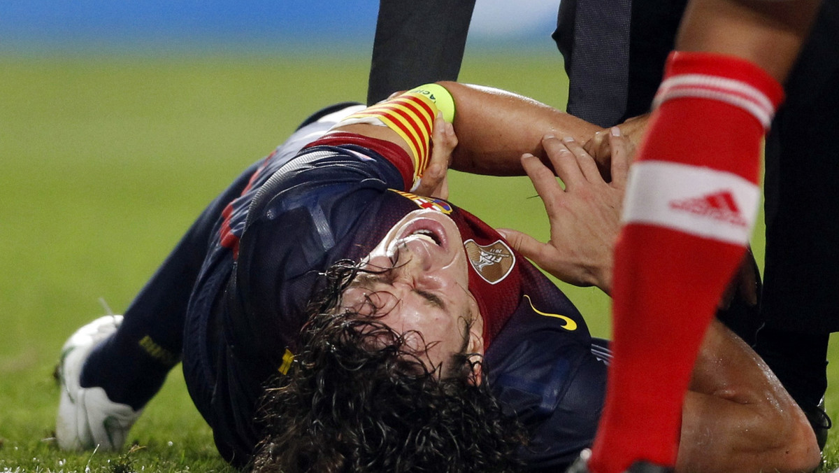 Zwichnięcia łokcia Puyol doznał 2 października w meczu Ligi Mistrzów z Benficą Lizbona (2:0). Przed feralnym upadkiem 34-letni obrońca także długo pauzował z powodu problemów z kolanem.