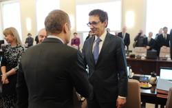 Ministrowie polityczni zamiast merytorycznych. Rekonstrukcja na raty?