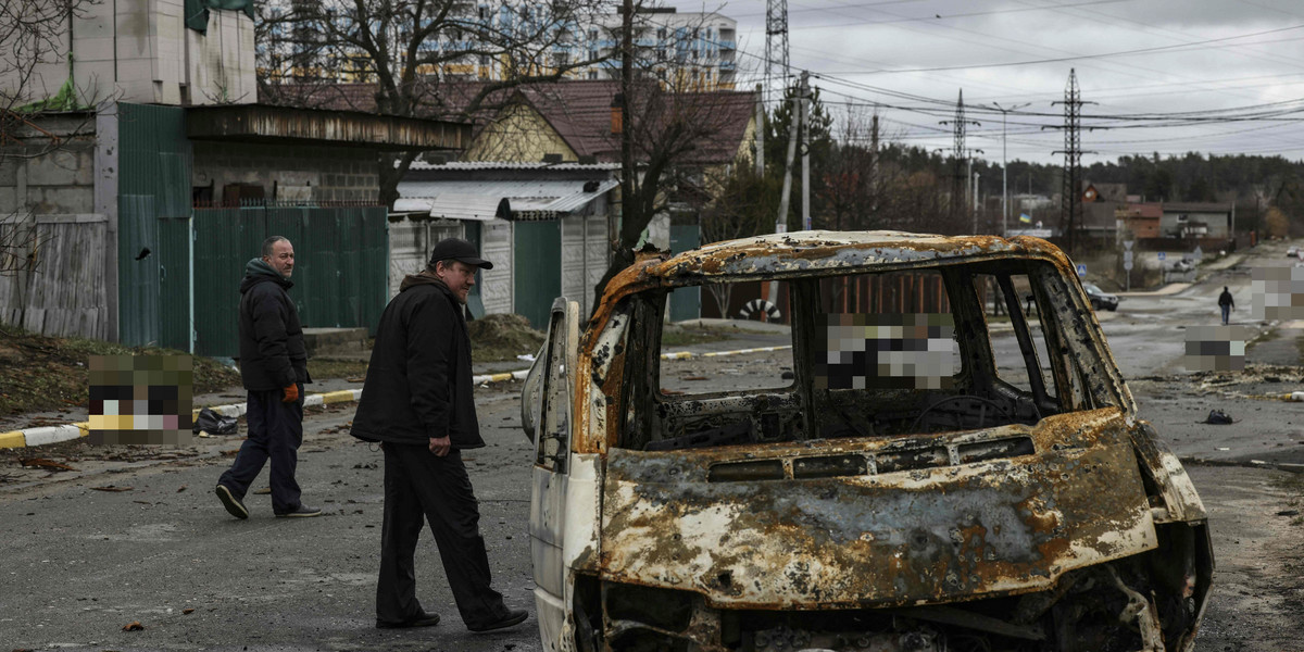 Bucza po wyzwoleniu przez ukraińskie wojska. Na ulicach mnóstwo martwych ciał