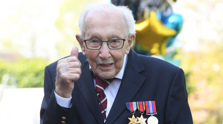Az egészségügynek gyűjtő Tom Moore 100 éves lesz csütörtökön / Fotó: Northfoto