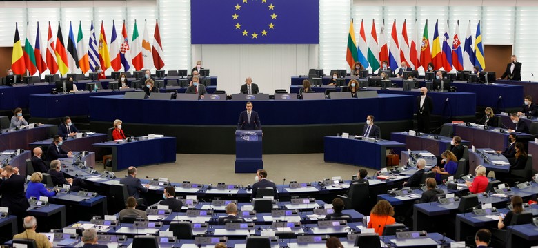 Co Polacy sądzą o sporze z UE? SONDAŻ