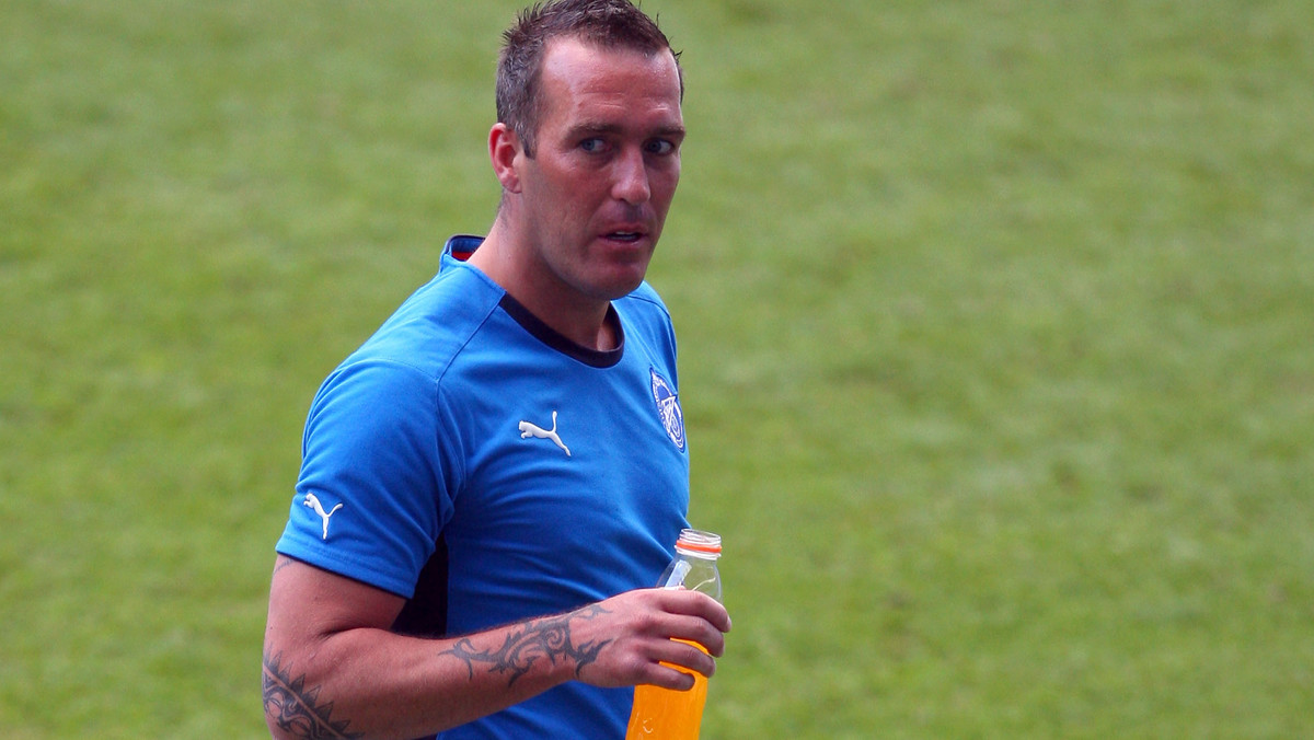 Jak podają zagraniczne media Fernando Ricksen, były reprezentant Holandii, choruje na stwardnienie zanikowe boczne. Sportowiec zakończył karierę w 2013 roku.