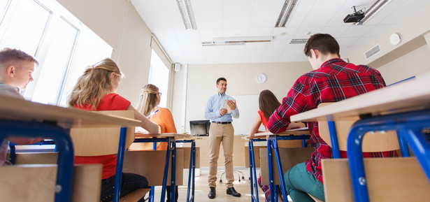 O pogorszeniu się warunków nauki uczniów mówili rodzice krytykujący reformę edukacji podczas manifestacji "Głośno o deformie".