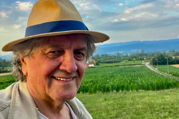 "NI IBICA, NI TASOS, NI MALDICI" Evo gde je Radoš Bajić otišao na odmor, oglasio se: "Jedan dan mi je dovoljan" (FOTO)