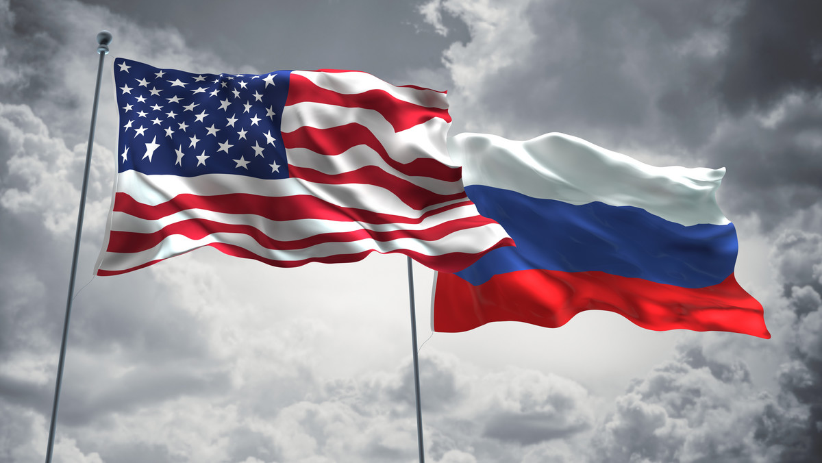 MSZ Rosji wezwało w środę zastępcę ambasadora USA w Moskwie Barta Gormana; w ministerstwie wręczono mu notę o uznaniu za osoby niepożądane dziesięciu pracowników ambasady amerykańskiej. Mają oni opuścić Rosję do 21 maja br., do końca dnia.