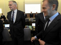 Tusk poirytowany Gowinem. "Manipulacji trudno się dopatrzeć"