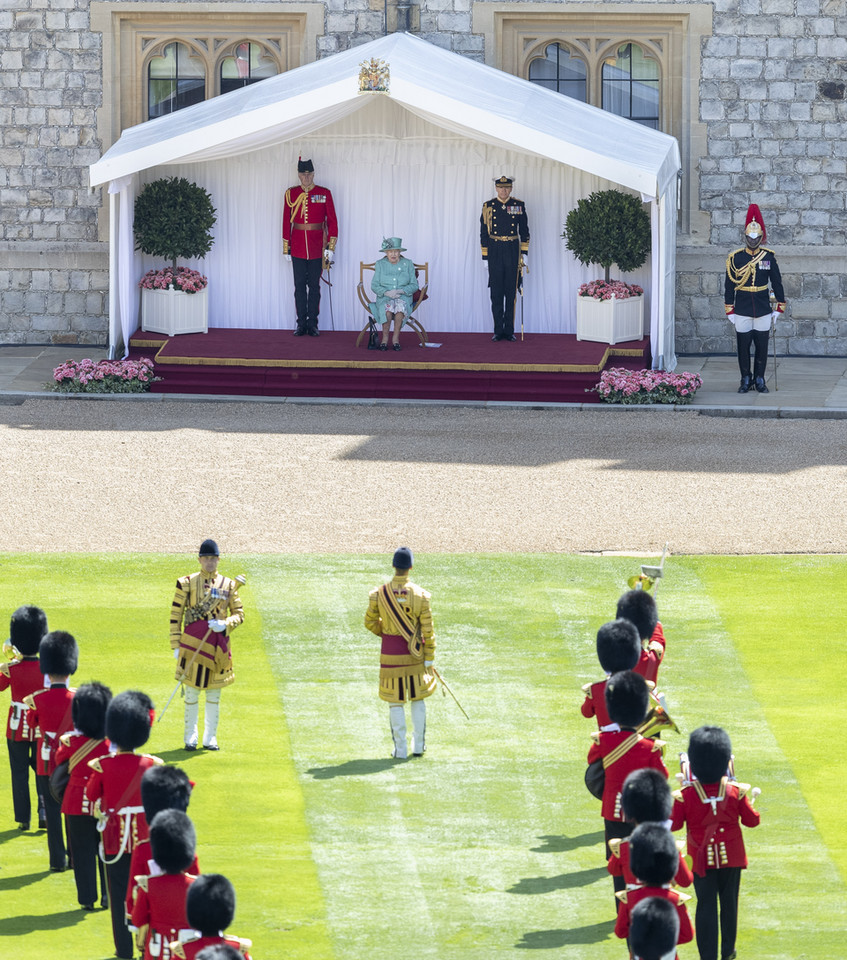 Elżbieta II świętowała urodziny w prywatnym ogrodzie