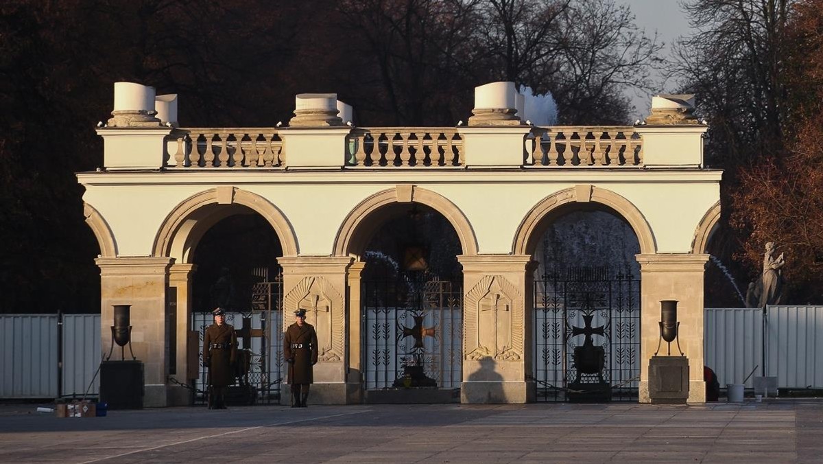 Grób nieznanego żołnierza plac piłsudskiego