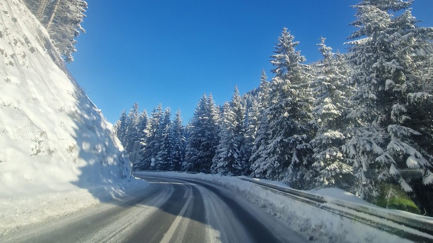 Saobraćajnice na Zlatiboru pod snegom