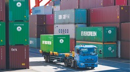 saldo handlowe polski na coraz większym minusie. jedną z przyczyn umoc