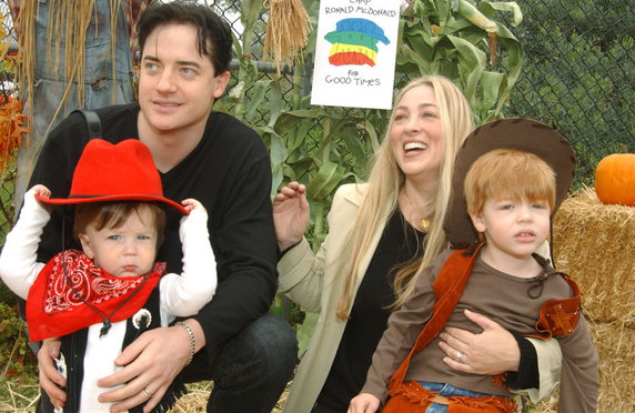 Brendan Fraser z żoną Afton i synami: Holdenem i Griffinem (2005)