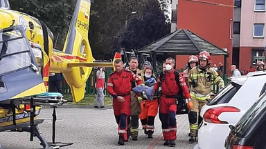 Wypadek w Siemianowicach Śląskich. Ośmiolatka wypadła z trzeciego piętra. Jest w poważnym stanie