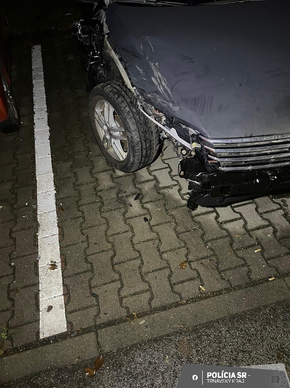 Vozidlo mal šoférovať 14-ročný chlapec pod vplyvom alkoholu.
