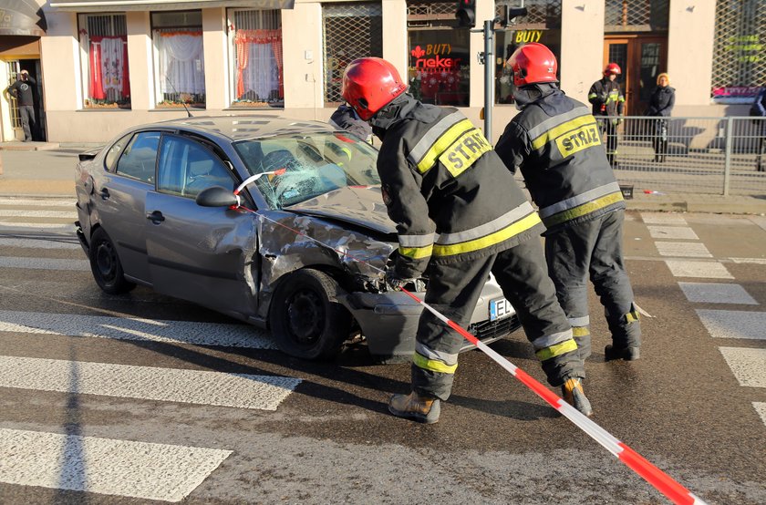 Kierowca Seata doprowadził do zderzenia z Audi na Zachodniej przy Lutomierskiej