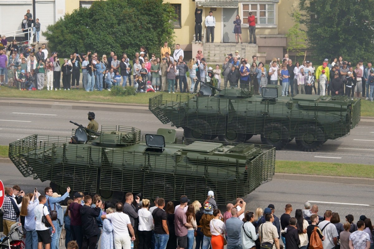 BTR-70 w wersji białoruskiej jeszcze w 2024 roku uświetniały państwową defiladę.