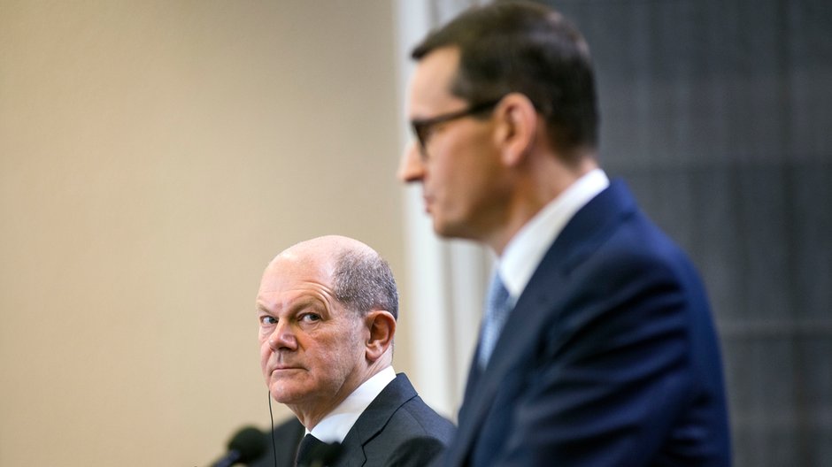 Olaf Scholz i Mateusz Morawiecki w Warszawie, grudzień 2021 r.