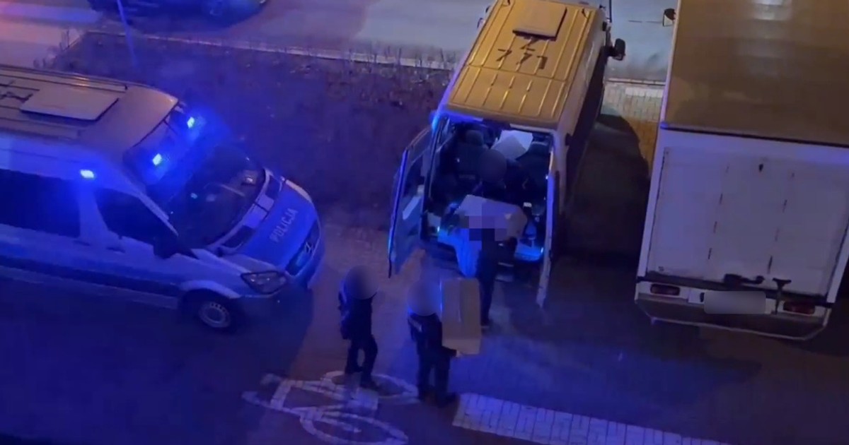 Policjanci zatrzymali "ducha". W mieszkaniu szokujące odkrycie