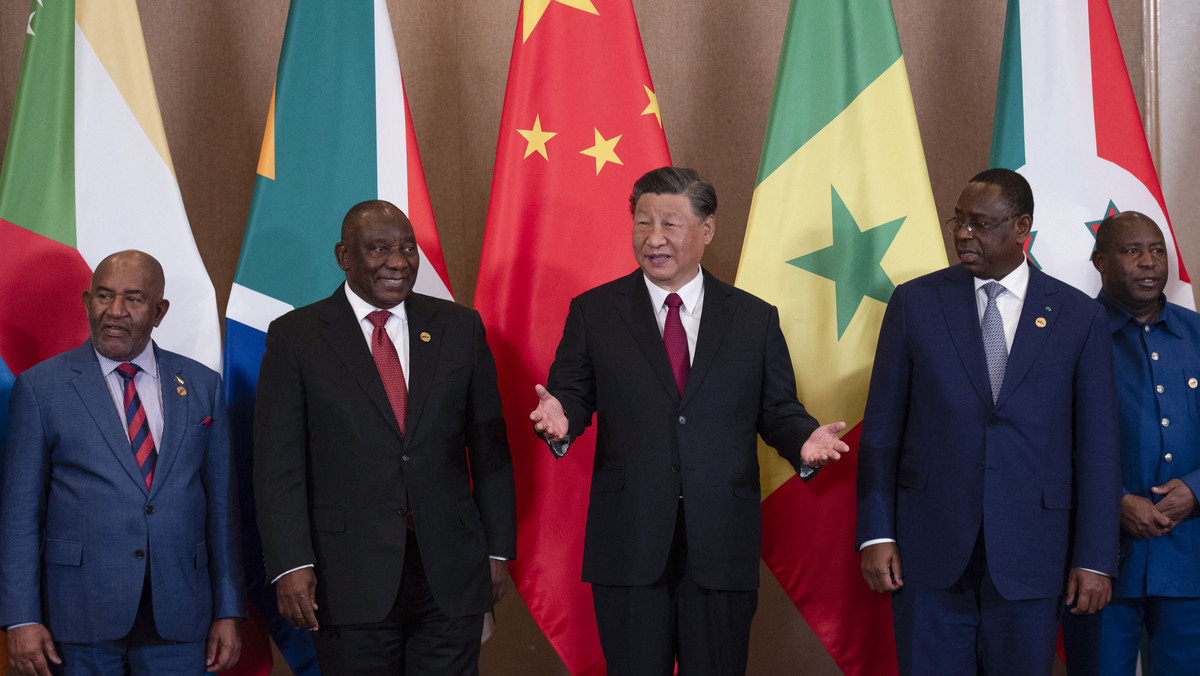 "Wojna" o Afrykę. USA traci, na prowadzenie wysuwają się Chiny i Rosja