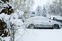 Warto odśnieżyć auto. Taka kara grozi tym, którzy tego nie robią