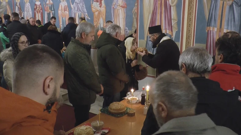 Veliki broj vernika u Čačku danas slavi Svetog Nikolu