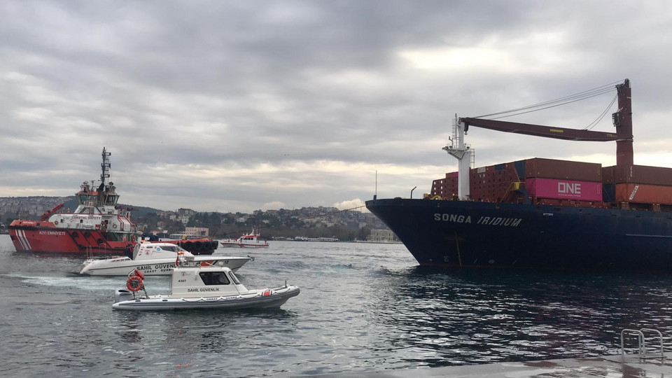 Turcja statek osiadł na dnie w cieśninie Bosfor Wiadomości