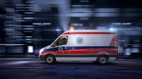 Resort zdrowia przedłuża fikcję karetek z lekarzem