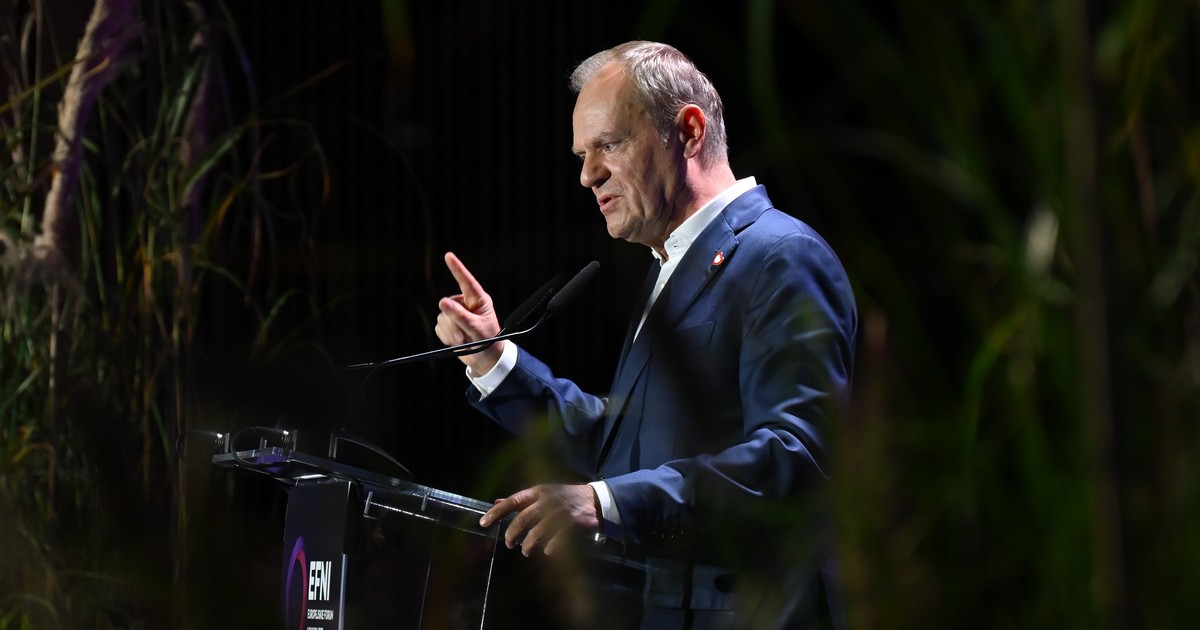 „Tusk je stěhovavý jestřáb.“ Česká média o polském premiérovi